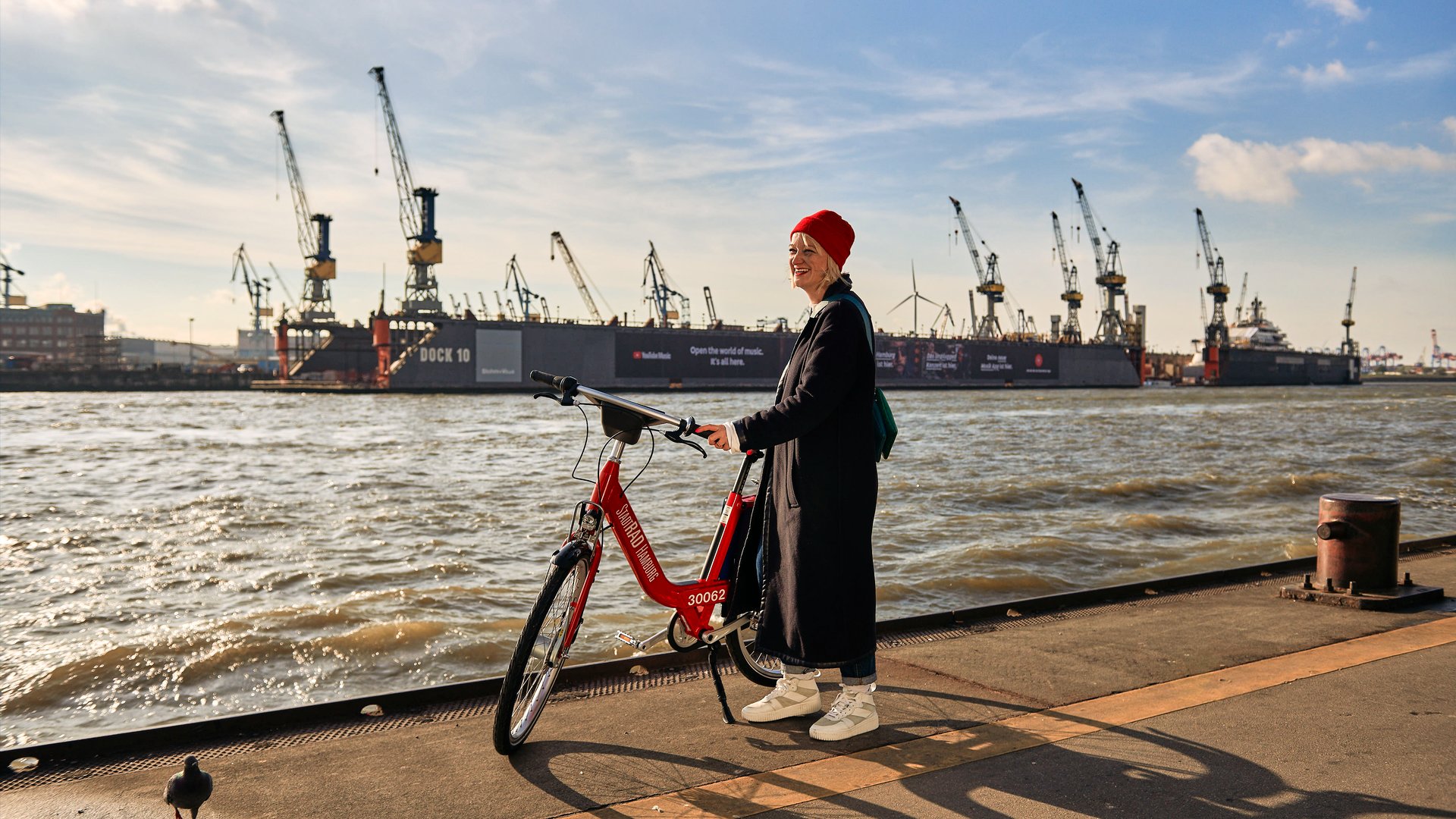 Zum Hafen an der Elbe mit dem Leihrad von StadtRAD Hamburg. 